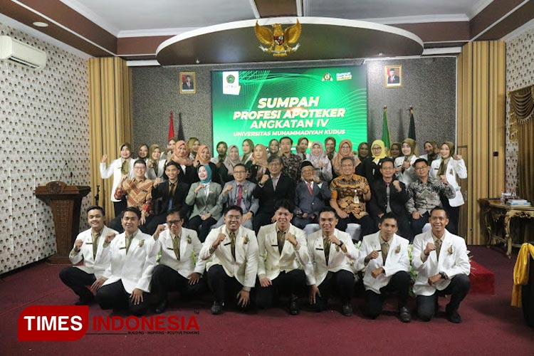 Angkat Sumpah Profesi Program Studi Pendidikan Profesi Apoteker Fakultas Farmasi Umku. (Foto: Arif/TIMES Indonesia) 