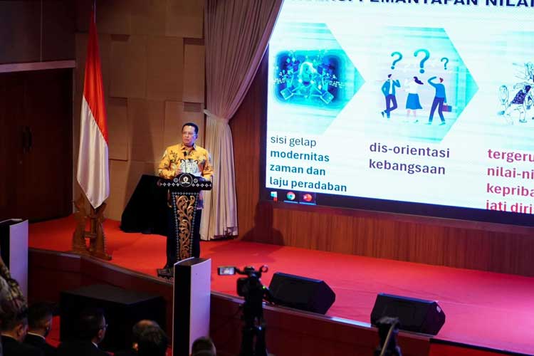 Ketua MPR RI Bambang Soesatyo saat mengisi Pemantapan Nilai-Nilai Kebangsaan, diselenggarakan LEMHANNAS RI, Senin (4/12/2023). (foto: dok MPR RI) 
