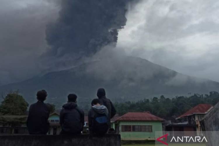 Dua Warga Solok Selatan Korban Erupsi Marapi Belum Ditemukan