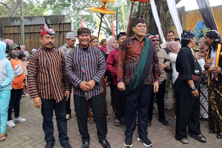 Jajaran-Disparbud-Kabupaten-Malang-b.jpg