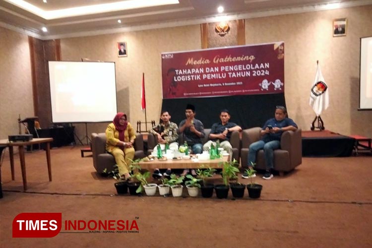 Distribusi Logistik Pemilu 2024 Tahap I KPU Kota Mojokerto Lengkap ...