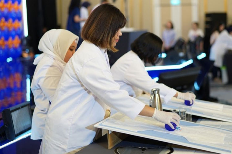 Tenaga laboratorium Uni-Charm. (Foto: Dok. Uni-Charm)
