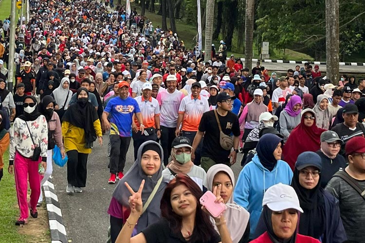 Enam Ribuan warga Bontang Meriahkan Fun Walk HUT Ke 46 Pupuk Kaltim (Foto: Pupuk Kaltim For TIMES Indonesia)