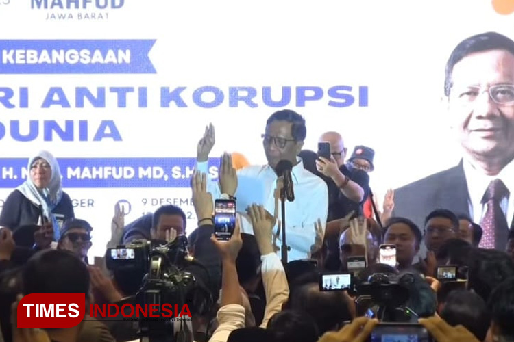 Mahfud MD saat memperingati Hari Antikorupsi Sedunia di Kota Bandung. (FOTO: dok. Tim Mahfud MD) 