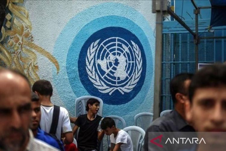 Suasana di luar kantor UNRWA di Jalur Gaza. (ANTARA/Anadolu Agency/am.)