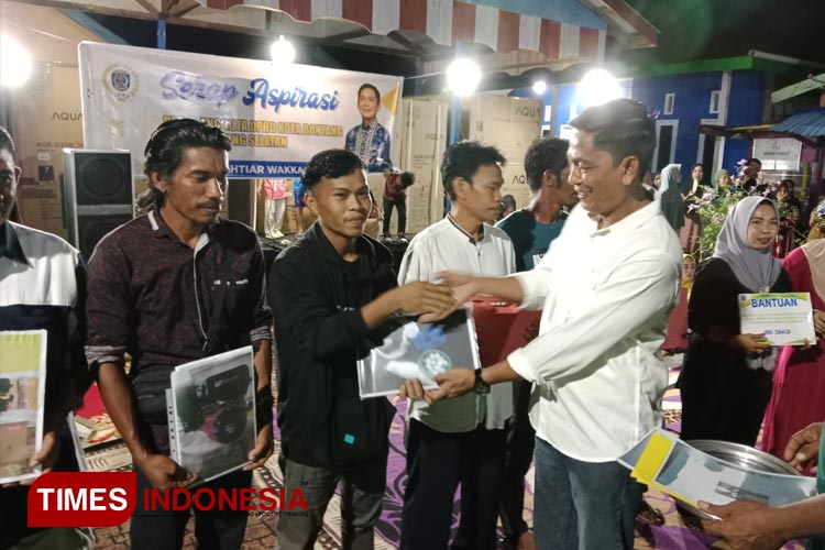 Anggota DPRD Bontang Bakhtiar Wakkang saat reses di Kampung Makassar. (Foto: Kusnadi/TIMES Indonesia)