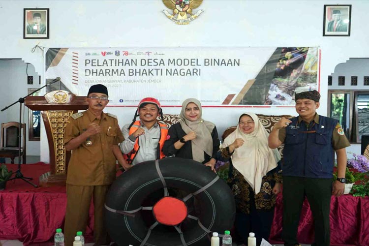 Pelatihan Desa Model Binaan Dharma Bhakti Nagari di Desa Karangbayat, Kabupaten Jember, Selasa (21/11/2023). (FOTO: Dok.Disbudpar Jatim)