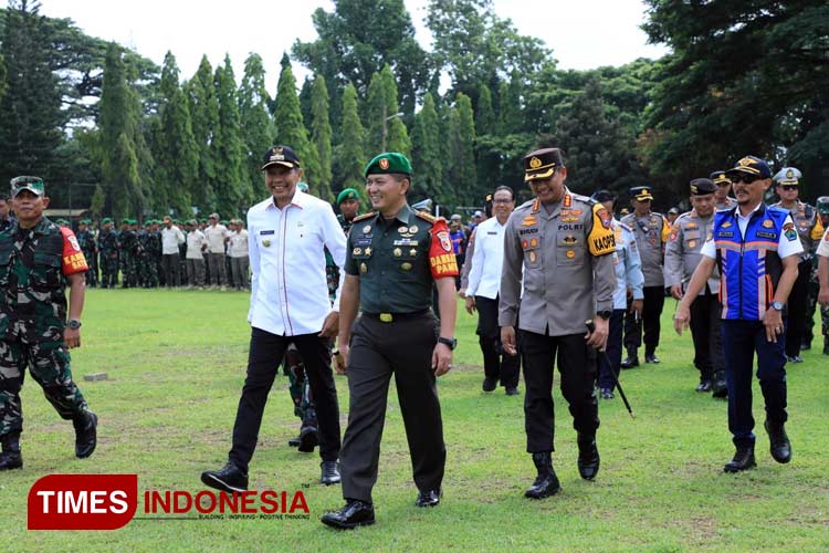 Suasana Forkopimda Kota Malang melakukan pengecekan kesiapan pengamanan untuk kedatangan Presiden RI Jokowi, Kamis (14/12/2023) besok. (Foto: Humas Pemkot Malang/TIMES Indonesia)