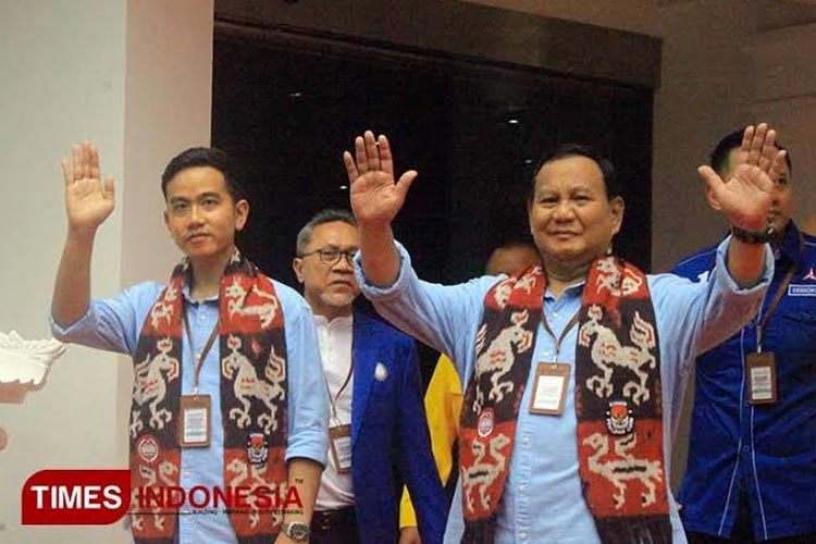 Calon Wakil Presiden Gibran Rakabuming Raka bersama Calon Presiden Prabowo Subianto. (FOTO: dok. TI) 