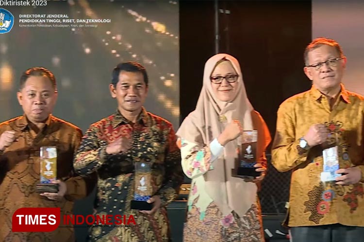 Universitas Hamzanwadi meraih Anugerah Kompetisi Kampus Merdeka 2023. (Foto: Humas Universitas Hamzanwadi for TIMES Indonesia)