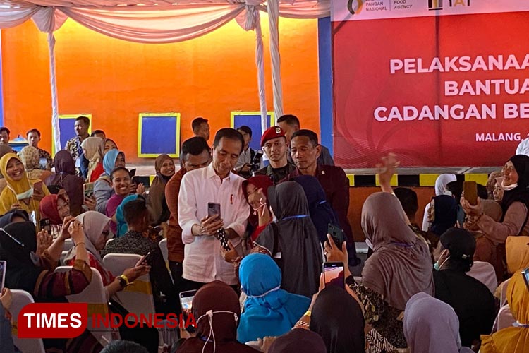 Presiden Jokowi Serahkan Bantuan untuk 1.000 Warga Kota Malang