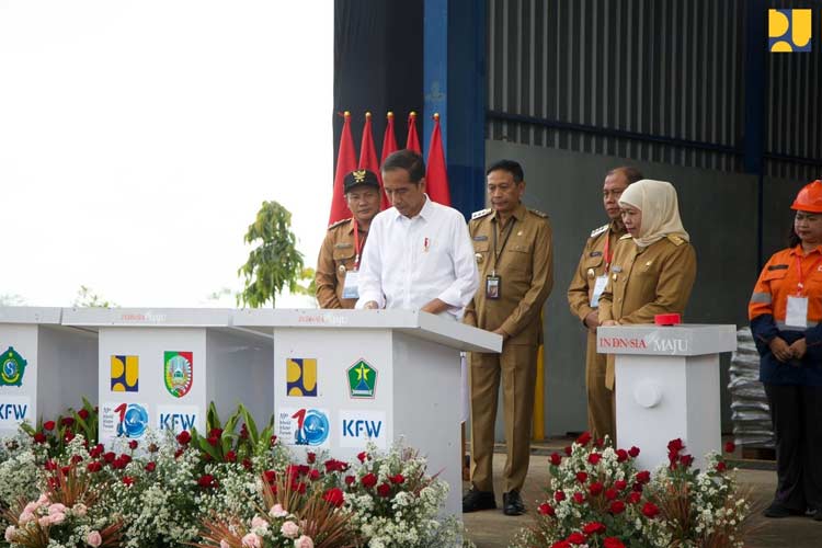Presiden RI Jokowi saat meresmikan tiga Tempat Pemrosesan Akhir (TPA) di Jawa Timur pada Kamis (14/12/2023) di Malang (FOTO: Biro Komunikasi Publik Kementerian PUPR RI)