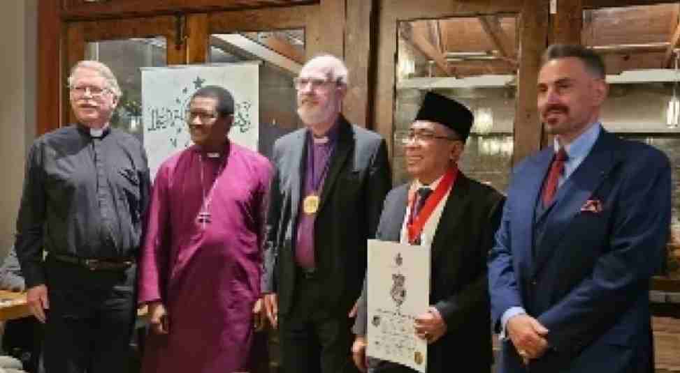 Ketua Umum PBNU, K.H. Yahya Cholil Staquf bersama sejumlah tokoh Amerika Serikat usai berbicara di Univeristas Princeton, Amerika Serikat, Rabu (15/12/2023). (Foto: Ghufron Siroj)
