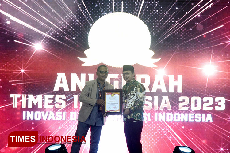 Anugerah-TIMES-Indonesia-Hasanudin-Wahid.jpg