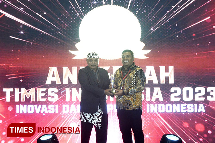 Anugerah-TIMES-Indonesia-Puguh-Wiji-Pamungkas.jpg