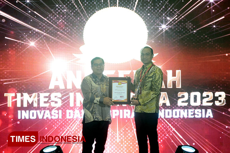 Anugerah-TIMES-Indonesia-Putu-Kholis-Aryana.jpg