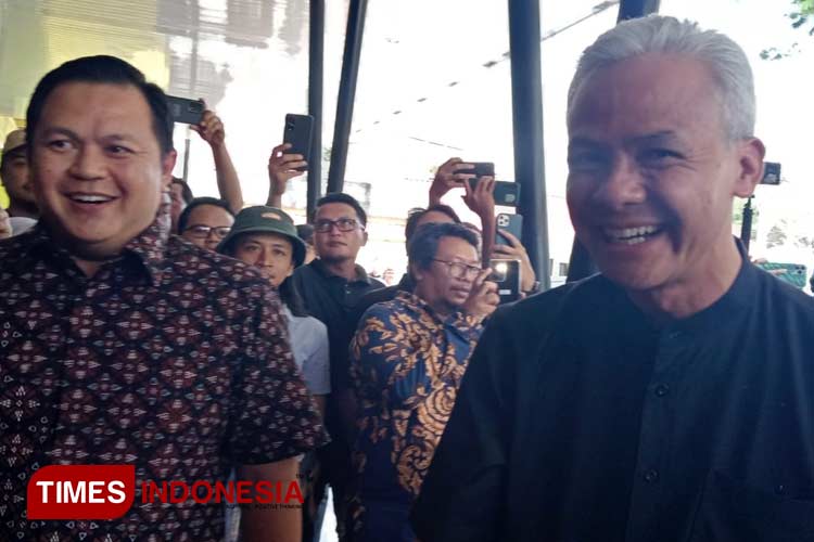 Ganjar Pranowo saat berkunjung ke Pabrik Rokok PT HM Sampoerna di Jalan Ahmad Yani Ring Road Selatan Mutihan Wirokerten Banguntapan Bantul (foto Edis/Times Indonesia)