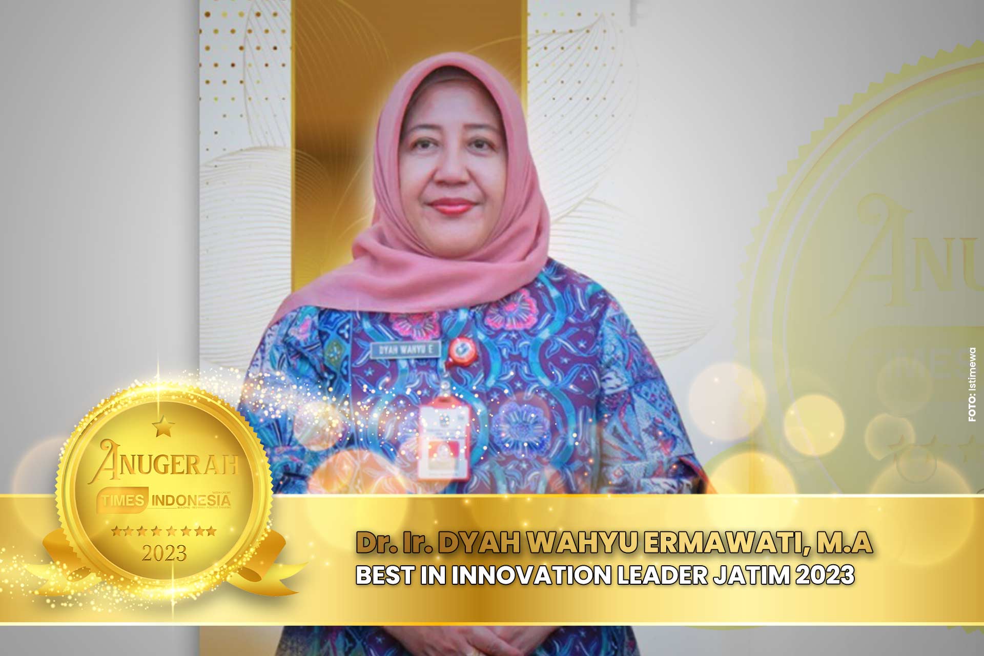 Dr. Ir. Dyah Wahyu Ermawati, M.A, Kepala DPM-PTSP Jatim, terpilih sebagai Best in Innovation Leader Jatim 2023 dalam kategori Inovasi Layanan Terintegrasi Berbasis AI