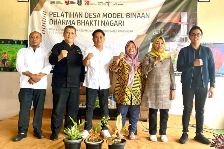 Pelatihan Desa Model Binaan Dharma Bhakti Nagari kepada 60 pengelola pariwisata di Kabupaten Pamekasan, Jumat (8/12/2023). (FOTO: Dok. Kabar Madura)