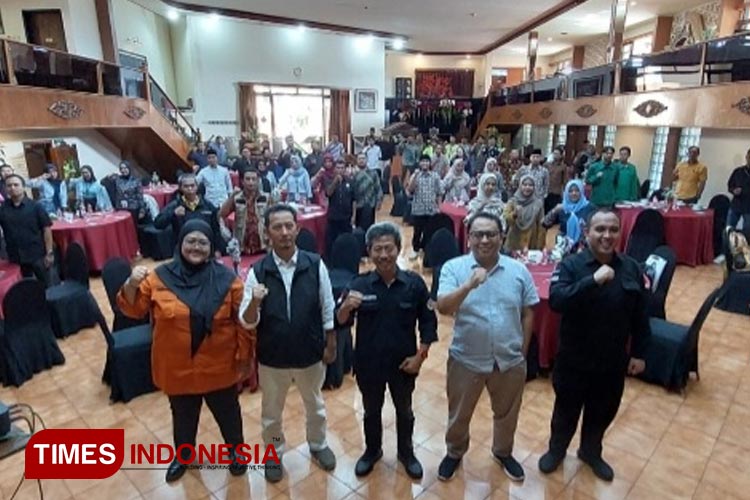 Bawaslu Kota Batu hari ini (21/12/2023) menggelar Sosialisasi Rekrutmen Pengawas Tempat Pemungutan Suara Pemilu tahun 2024 di Hotel Purnama. (FOTO: Muhammad Dhani Rahman/TIMES Indonesia)