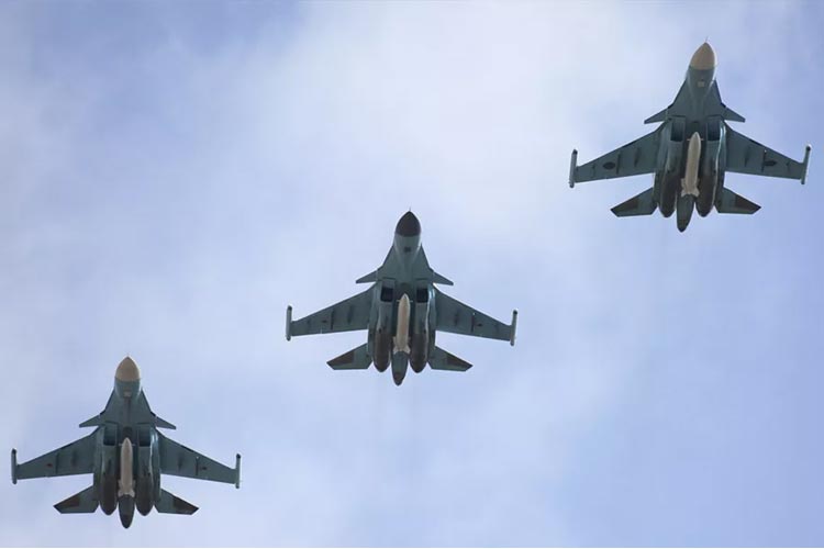 Angkatan udara Ukraina, Jumat (22/12/2023), mengatakan telah menembak jatuh tiga pesawat pembom tempur Sukhoi Su-34 Rusia di selatan negara itu. (FOTO: euronews)
