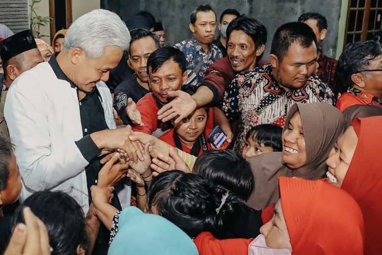 Saat Ganjar Pranowo Jelaskan KTP Sakti kepada Sri Mulyani