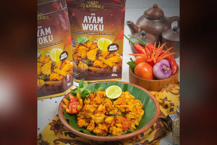 Kuliner Indonesia Sambalmakpandawa, makanan ready to eat yang memiliki cita rasa pedas dan menggugah selera. (Foto: Ayamwoku)