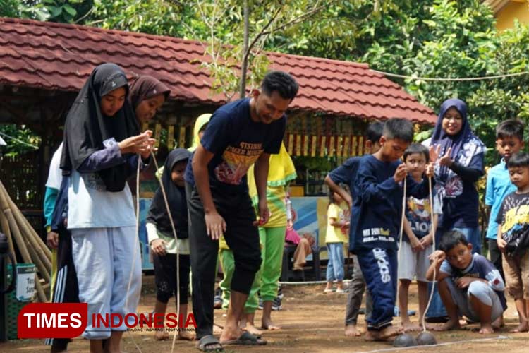 Menikmati Serunya Festival Permainan Tradisional Di Kampung Budaya Piji ...