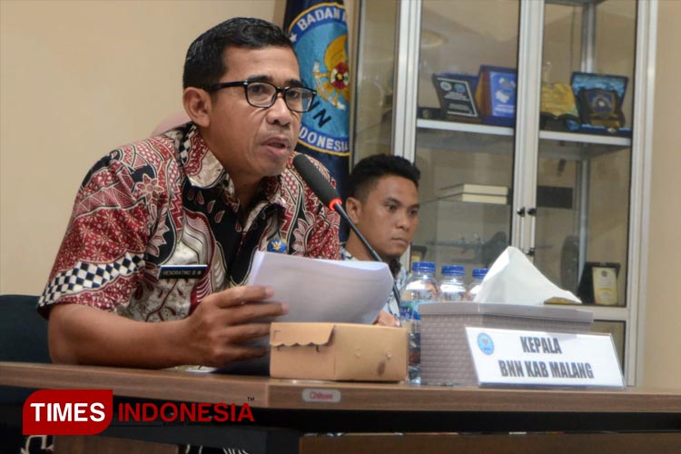 Kepala BNN Kabupaten Malang, Letkol (PM) Hendratmo Budi Wibowo S.PD saat memperkenalkan diri kepada wartawan. (FOTO: Adhitya Hendra/TIMES Indonesia).