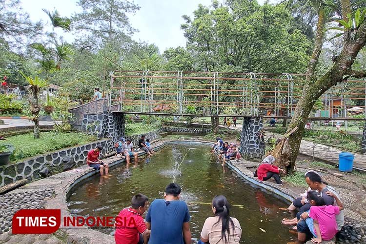 The entrance gate of Kaliurang Park Botanical Garden. (Photo: Olivia Rianjani/TIMES Indonesia)