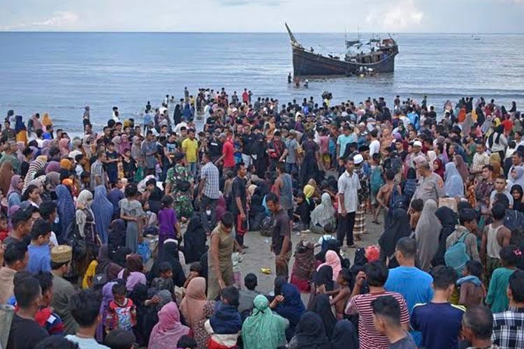 Pengungsi Rohingya yang masih berada di wilayah Aceh. (FOTO: AP/Rahmat Mirza)