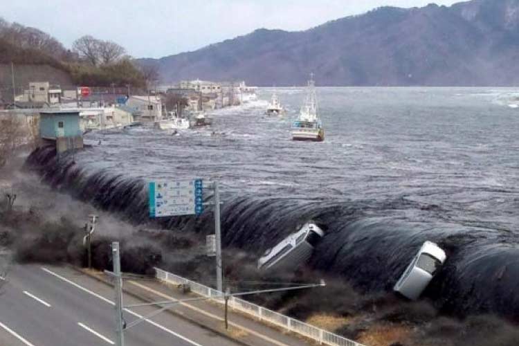 Ilustrasi Tsunami. (foto: Istimewa)