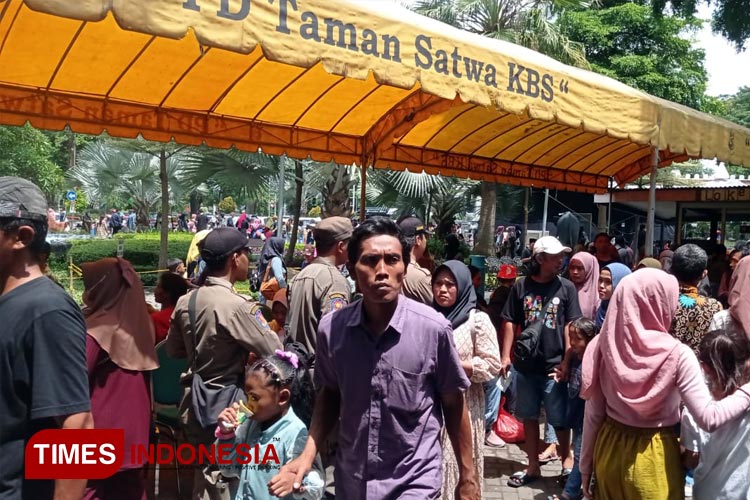 Kebun-Binatang-Surabaya.jpg