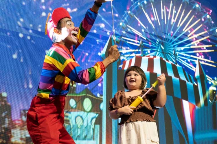 Momen pesta karnival menuju pergantian tahun di Wyndham Surabaya.(Dok.Wyndham Surabaya)