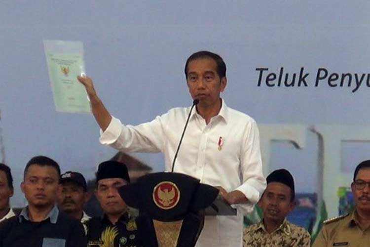Presiden Jokowi saat pidato penyerahan 2.000 sertipikat PTSL dan redistribusi tanah. (FOTO: Dok Humas Kementerian ATR/BPN for TIMES Indonesia)