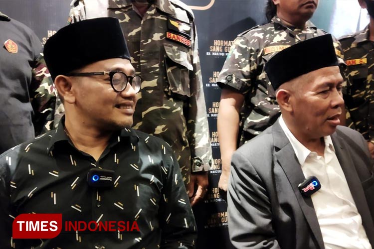 Kiai Marzuki saat ditemui awak media di acara Hormat Sang Guru di Cemara Ballroom, Jalan Raya Karanglo, Singosari, Kabupaten Malang, Rabu (3/1/2024) kemarin malam. (Foto: Rizky Kurniawan Pratama/TIMES Indonesia)