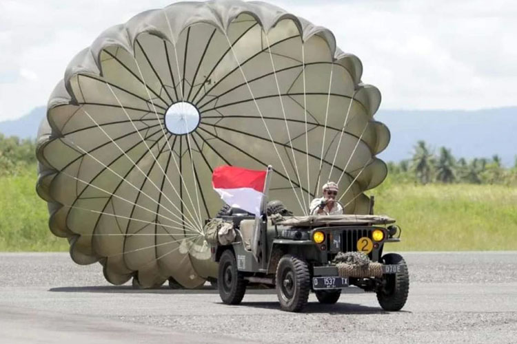 Landasan pacu bandara udara Leo Watimena Morotai yang dibangun Amerika Serikat dan sekutunya. (Foto: Sherly Tjoanda).