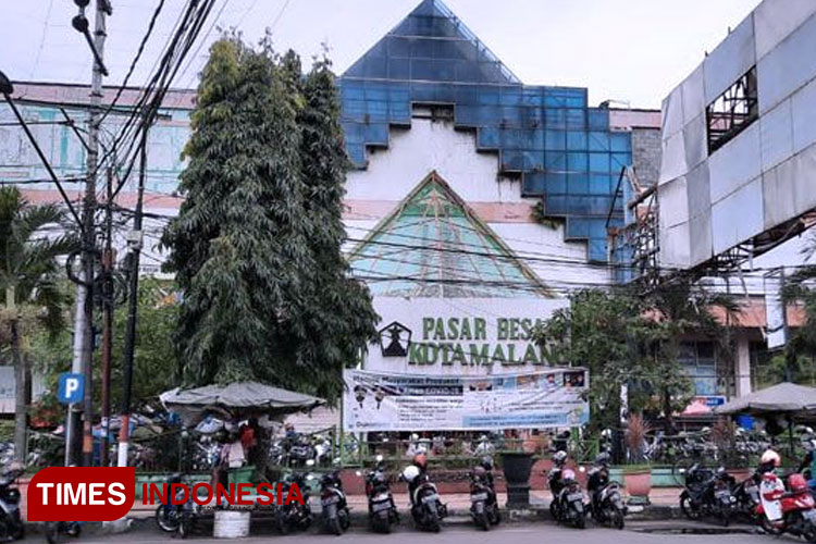 Tampak depan Pasar Besar Malang. (Foto: Rizky Kurniawan Pratama/TIMES Indonesia)