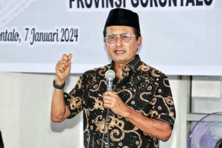 Fadel Muhammad menyampaikan Sosialisasi Empat Pilar MPR kepada masyarakat di Kelurahan Libuo, Kota Gorontalo, Minggu petang (7/1/2024). (Foto: dok TI)