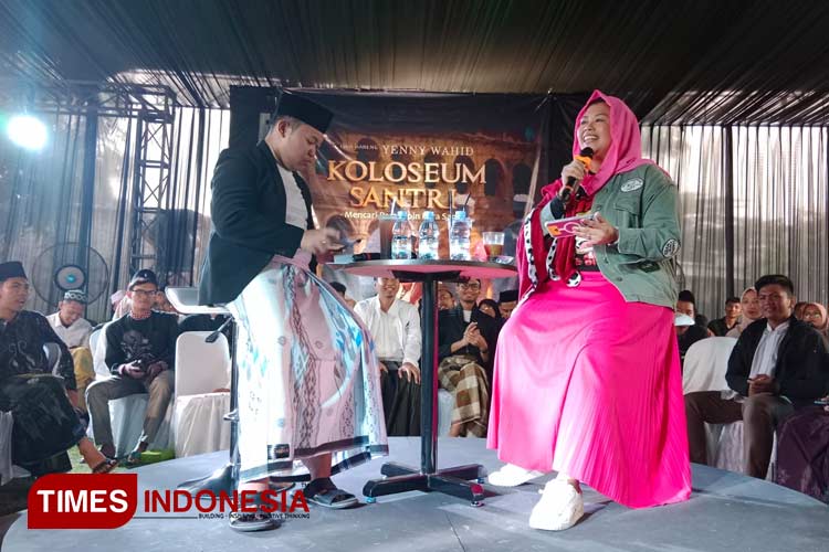 Momen Langka Kampanye Di Jombang, Cak Imin Blusukan Dan Yenny Wahid ...