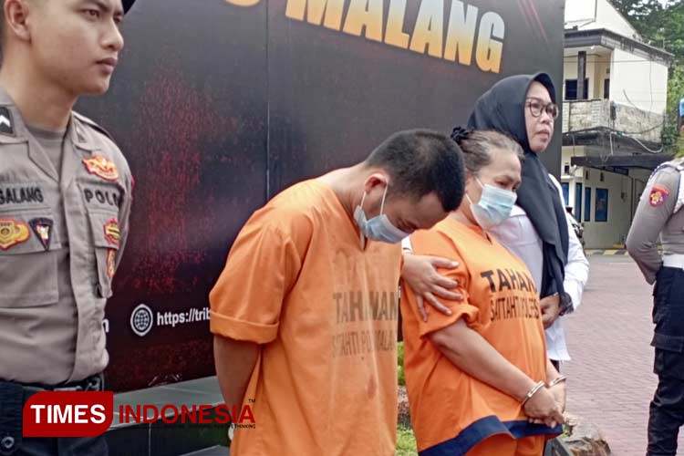 Pengungkapan kasus penipuan pemberangkatan pekerja migran ilegal, disampaikan Wakapolres Malang, Kompol Imam Mustolih, didampingi Kasat Reskrim Polres Malang, AKP Ganda Syah Hidayat, Selasa (9/1/2024). (Foto Amin/TIMES Indonesia)