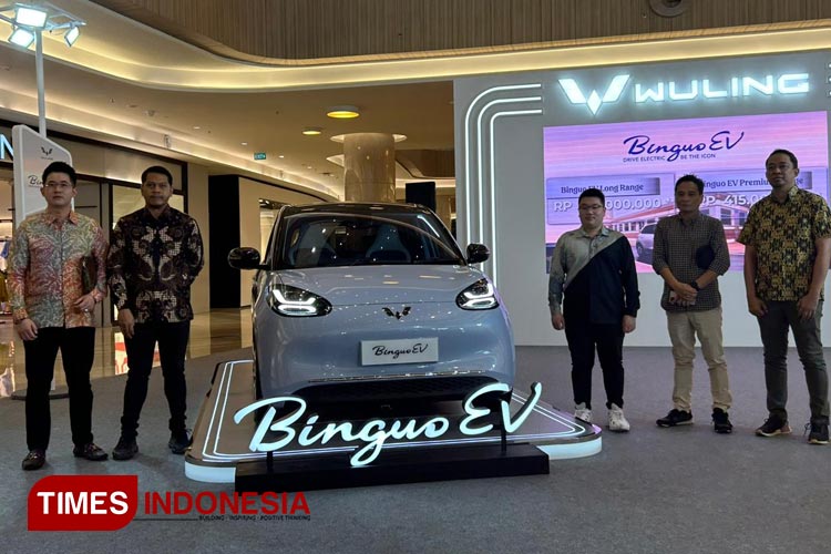 Peluncuran BinguoEV di Atrium Pakuwon Mall Surabaya, Rabu (10/1/2024).(Foto: Lely Yuana/TIMES Indonesia)