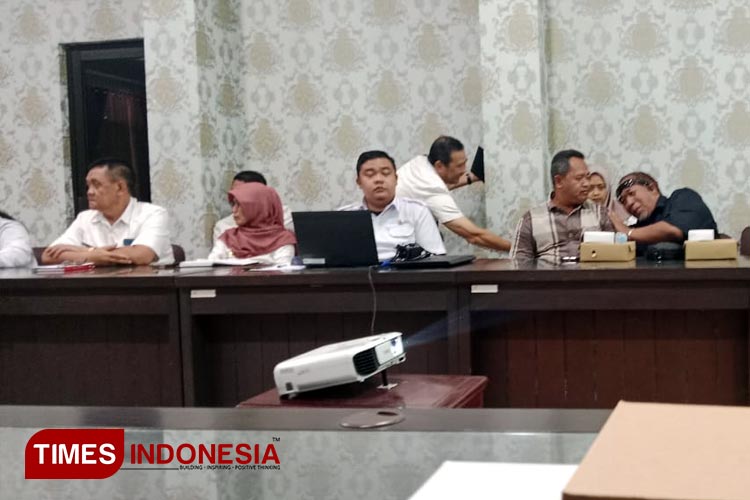 Pajak-Daerah-dan-Retribusifc5ec9bea86c5ac6.jpg