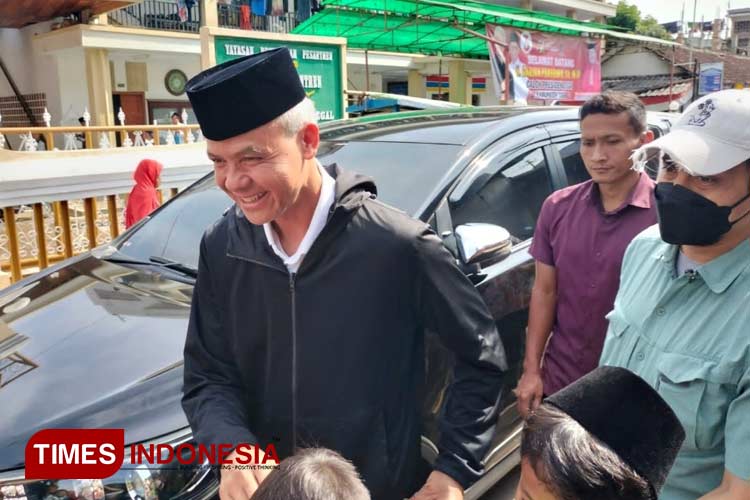 Safari Ganjar Pranowo di Tegal, Menginap di Rumah Warga Gingga Kunjungi Ponpes Babakan