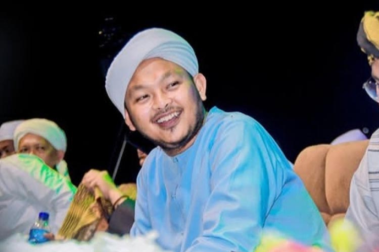 Gus Khoiron At-Taufiq Sejukkan Hati Warga Jombang dengan Shalawat