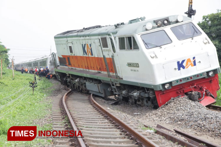 KA Pandalungan Anjlok Di Sidoarjo, Sejumlah Perjalanan Kereta Alami ...