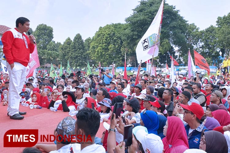 Politisi PDI Perjuangan, Maruarar Sirait saat hadiri kampanye terbuka Cawapres KH Ma'ruf Amin di Bogor, Jawa Barat. (FOTO: Monang Sinaga for TIMES Indonesia)