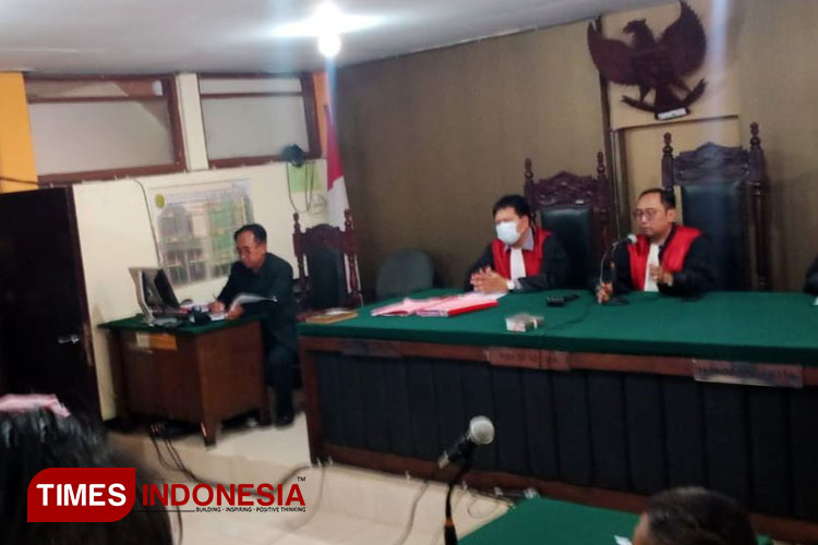 Majelis Hakim Belum Siap, Sidang Putusan Wahyu Kenzo Ditunda