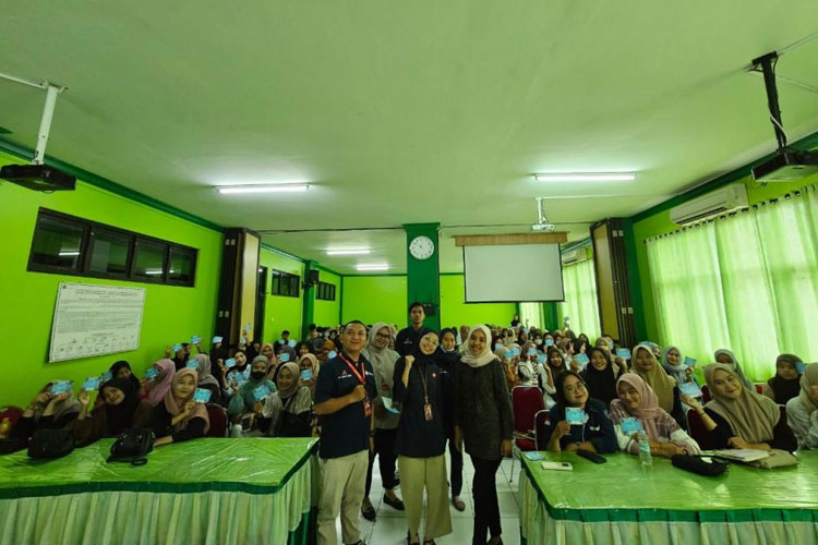 Ratusan mahasiswa Fakultas Ekonomi dan Bisnis (FEB) Universitas Islam Lamongan (Unisla) antusias mengikuti pelatihan, di Ruang Auditorium lantai 1 Gedung A, Senin, (15/01/2024). (Foto: AJP Unisla for TIMESINDONESIA)