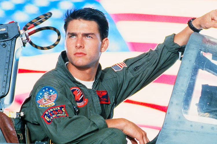 Tom Cruise pada film Top Gun (1986)
